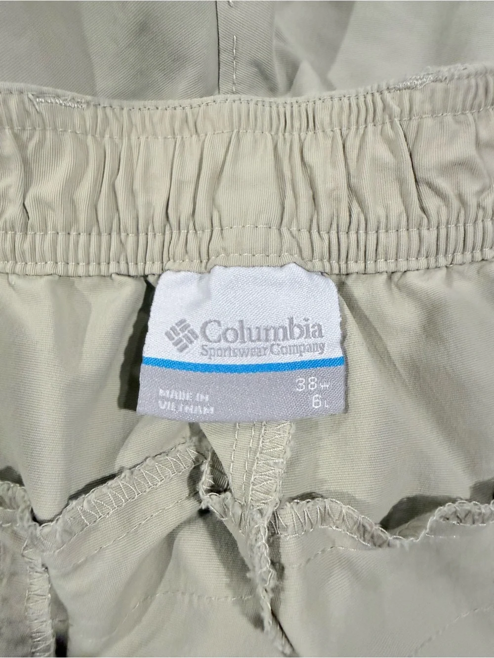 Light Khaki Cargo Shorts with Front Pockets